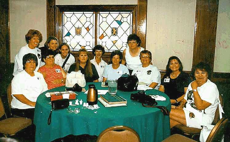 REUNION 2A.jpg (50674 bytes)